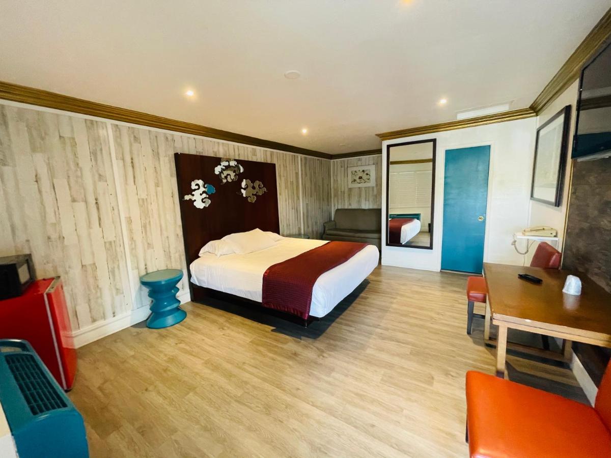 Casa Blanca & 4*