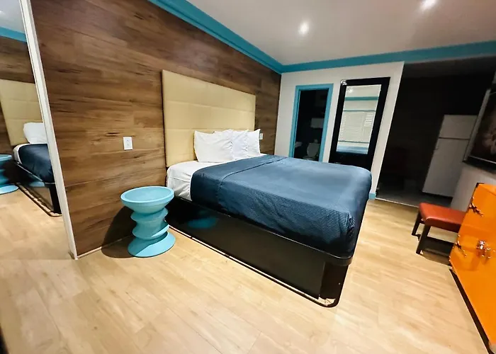 Casa Blanca Inn & Suites Whittier